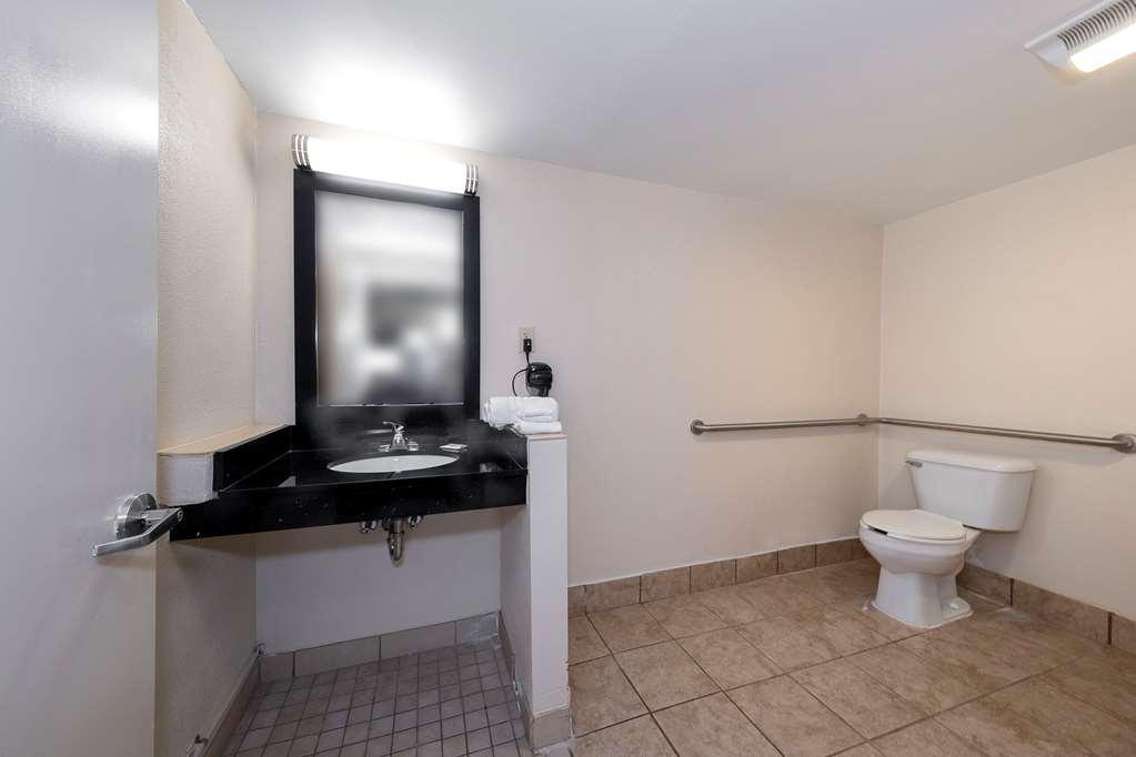 Hometowne Studios By Red Roof Bordentown - Mcguire Afb Room photo